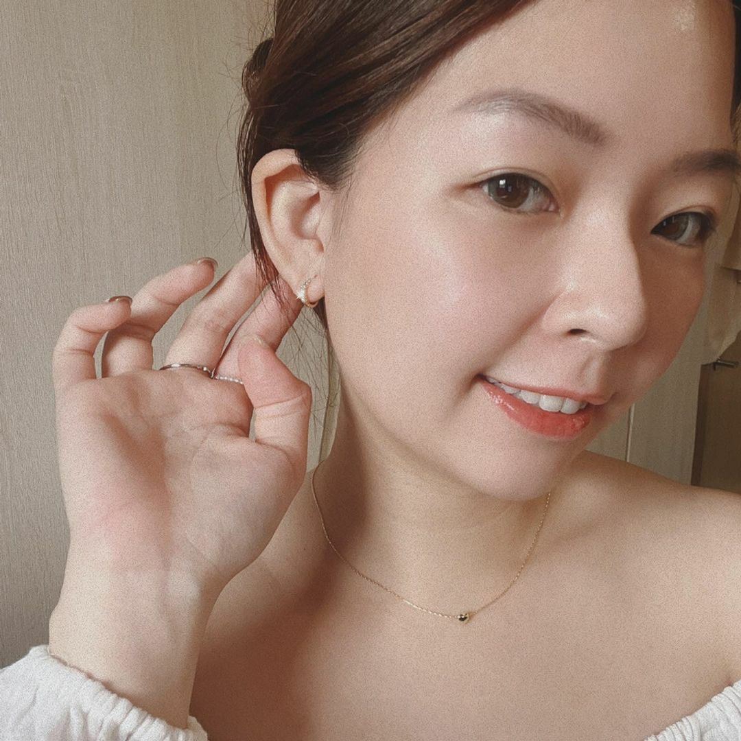 Tiara女王皇冠V型碎鑽金色耳扣