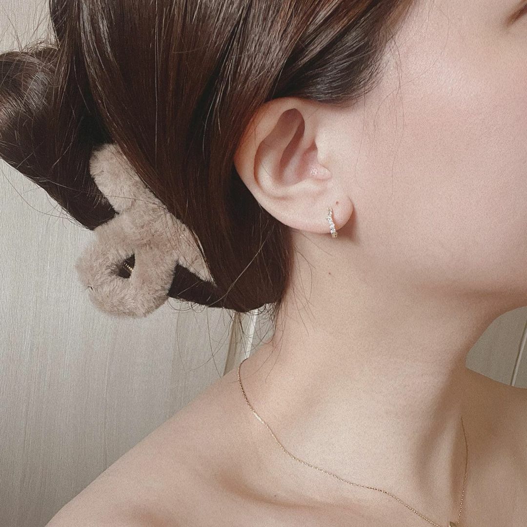 Tiara女王皇冠V型碎鑽金色耳扣