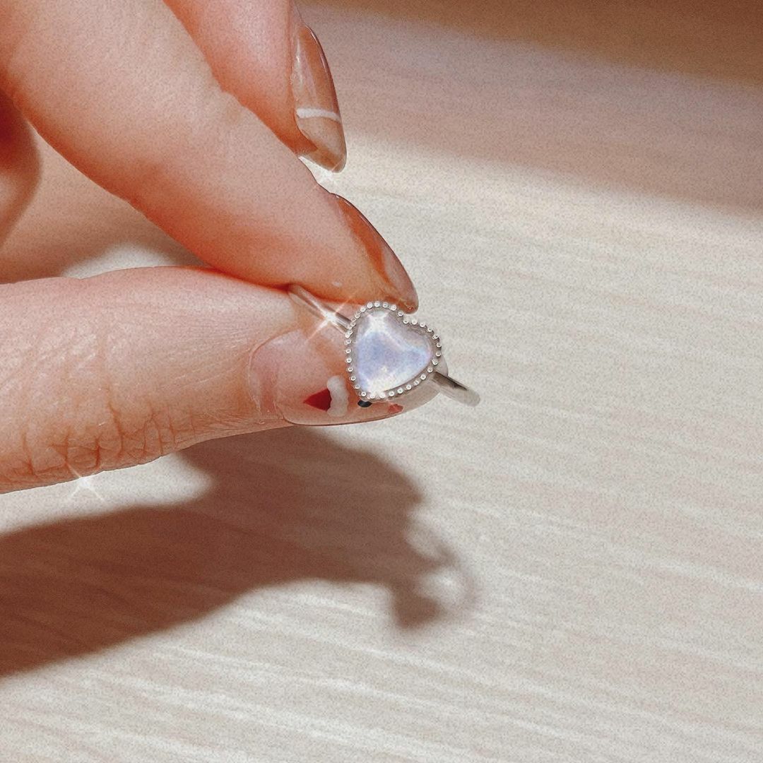 Heart moonstone ring 愛心月光石開口戒 - silver925