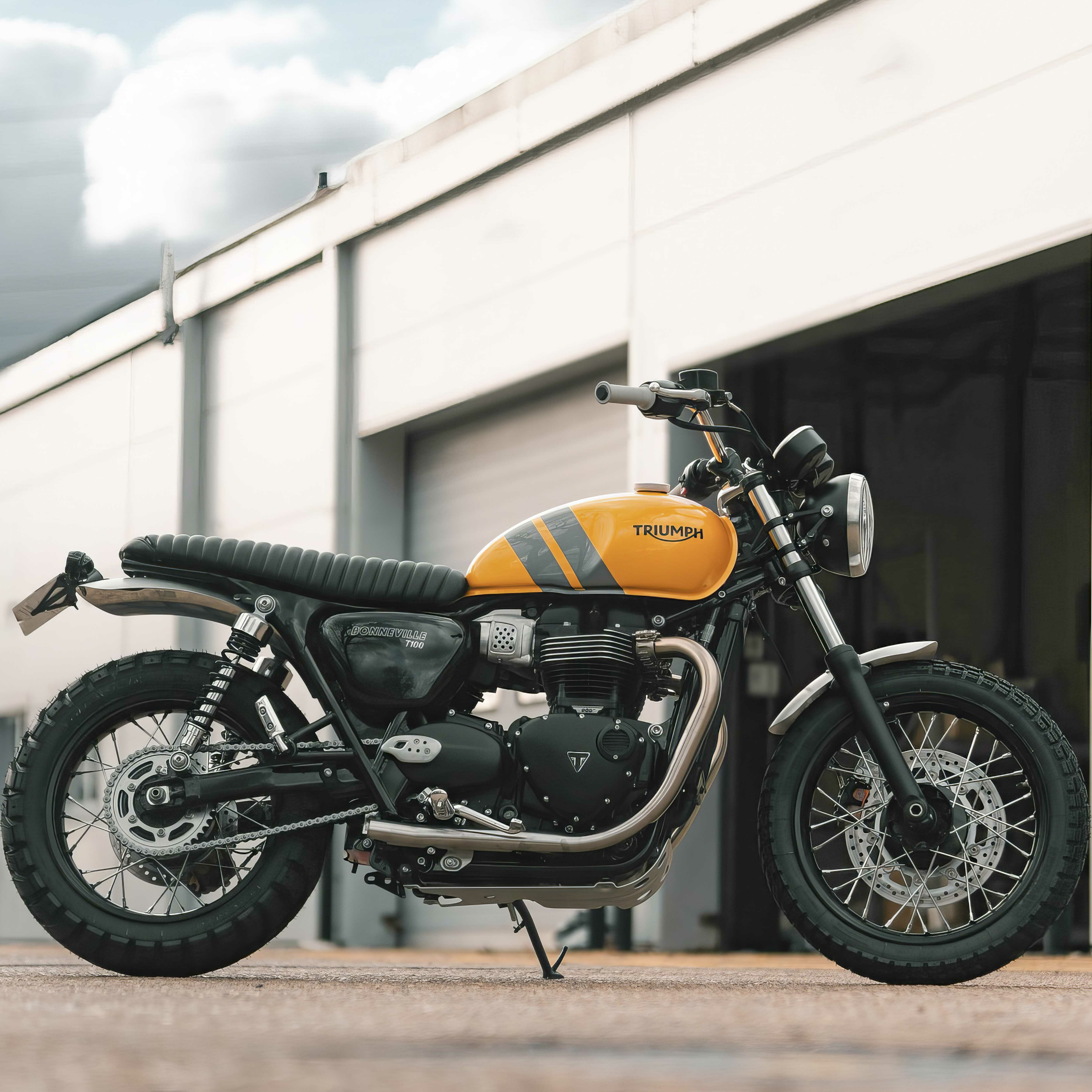 Motone 水冷凱旋專用 後短土除 平尾 髮絲銀 (已鑽孔)