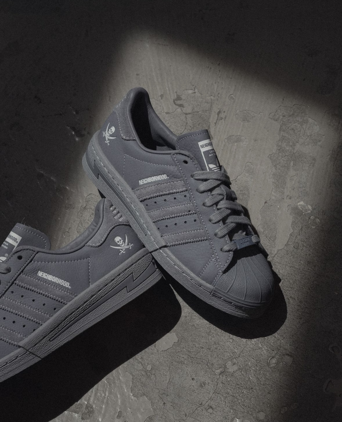 Neighborhood x Adidas Originals Superstar 炭灰色 復古 貝殼頭 30週年限定 IE6115/現貨+預購