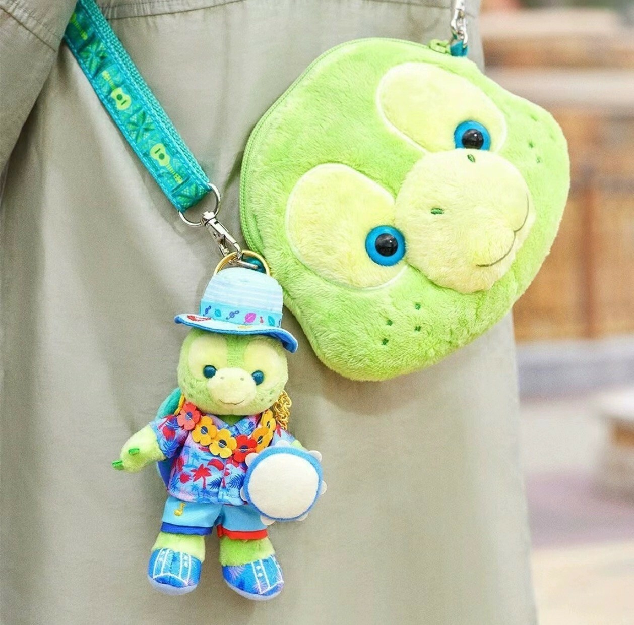 (現貨) 2024 夏日限定 奧樂米拉 海龜 OluMel 鑰匙圈 吊飾 -香港迪士尼樂園