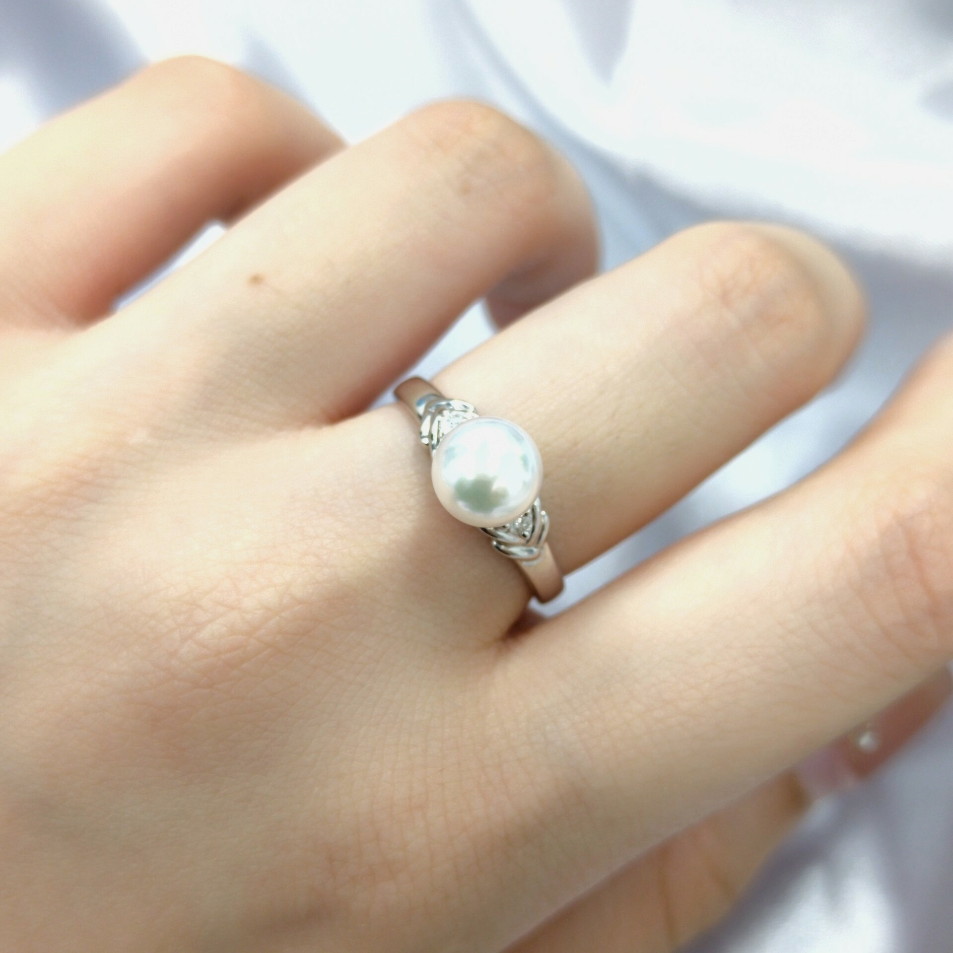 全新18K白金4份鑽石配珍珠戒指