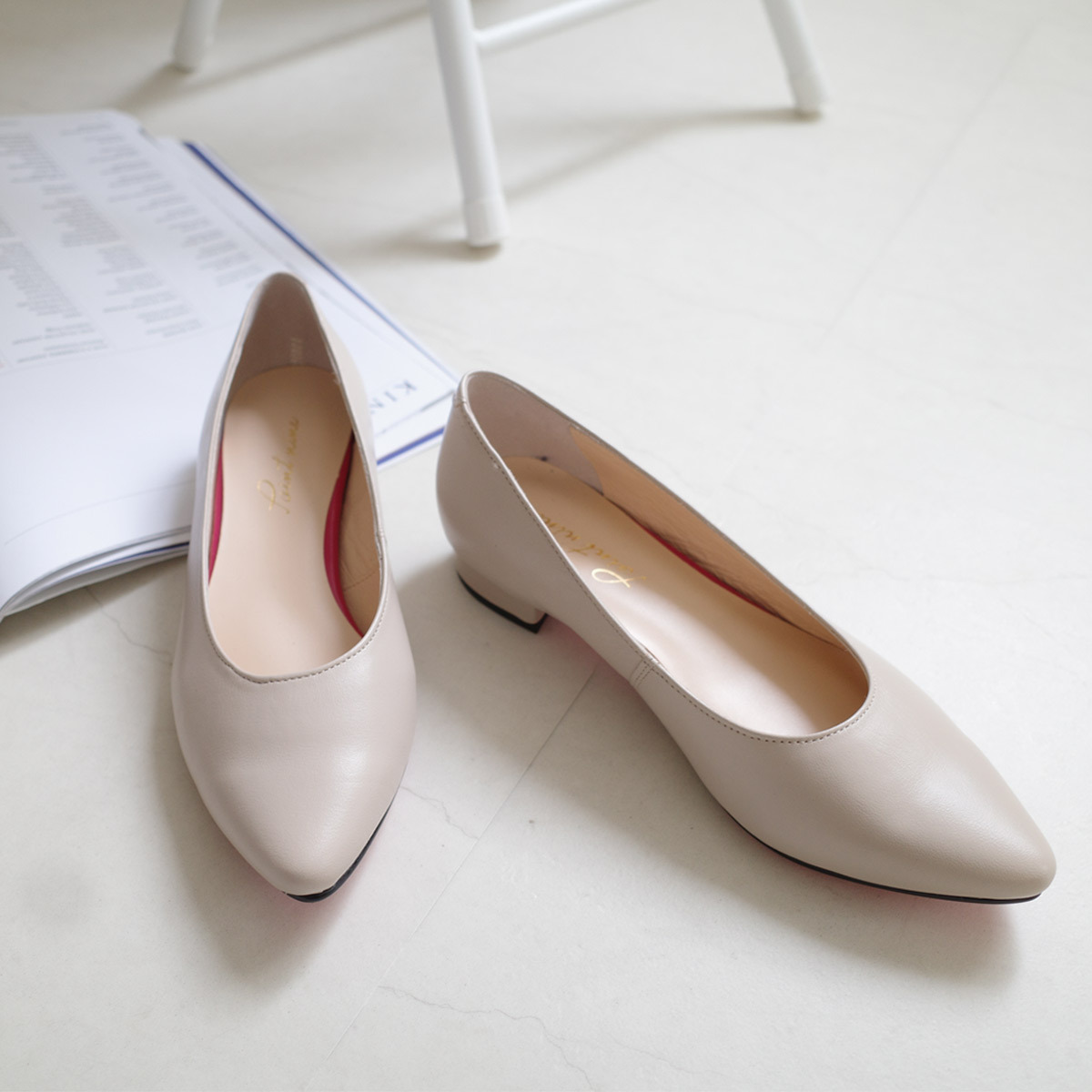 Point nine日本製真皮女用低調粉色鞋底尖頭高跟鞋2公分