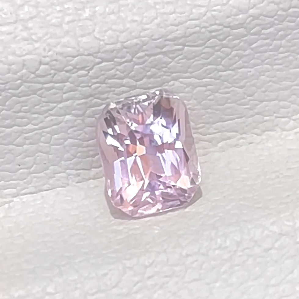 無燒粉藍寶 1.19ct 天然