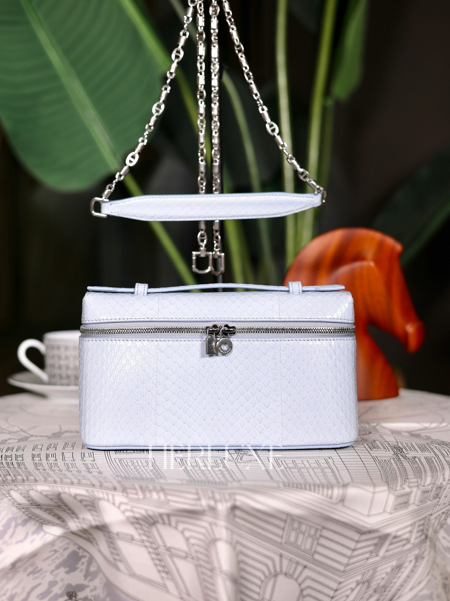 LP extra pocket L19 snakeskin light blue