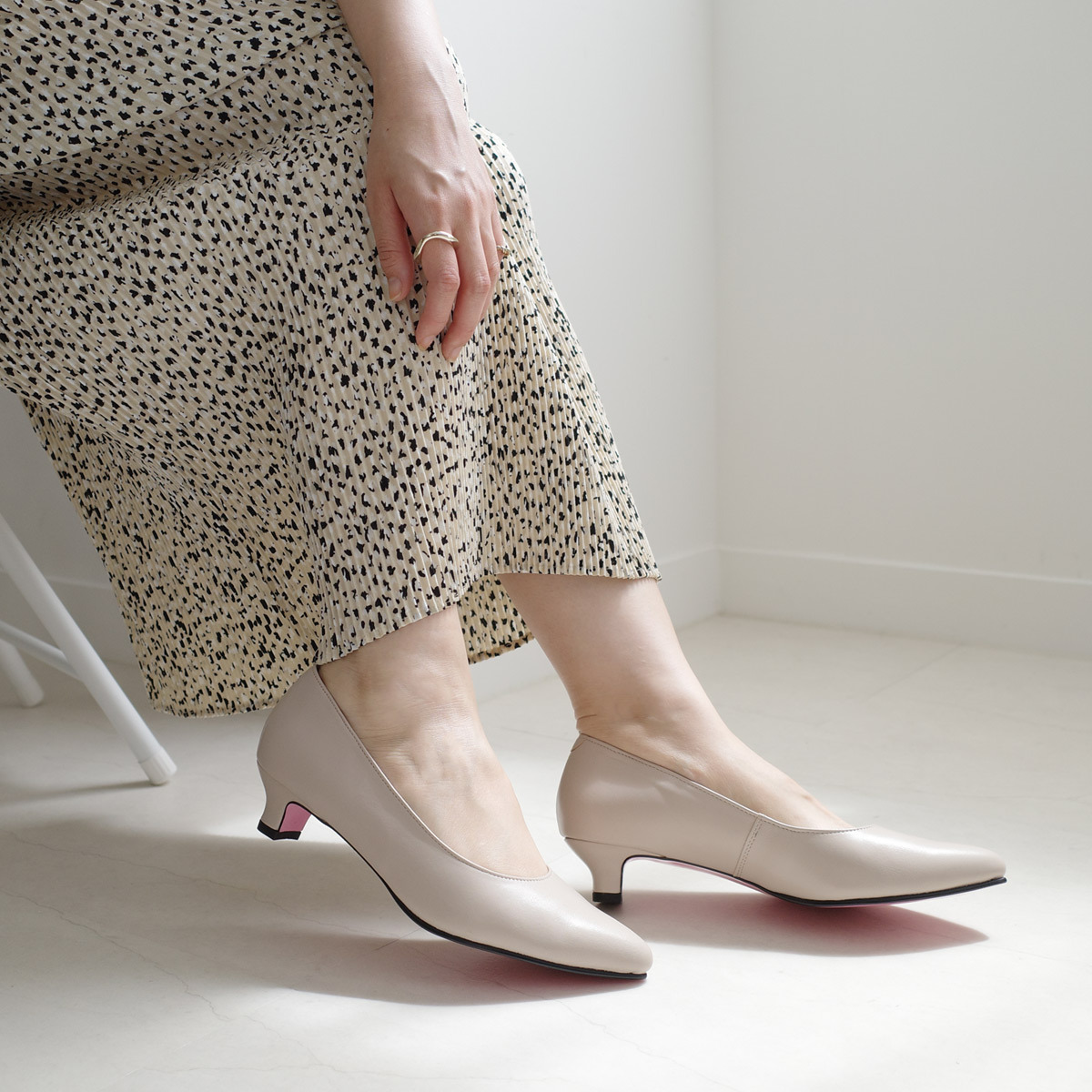 Point nine日本製真皮女用低調粉色鞋底尖頭高跟鞋3公分