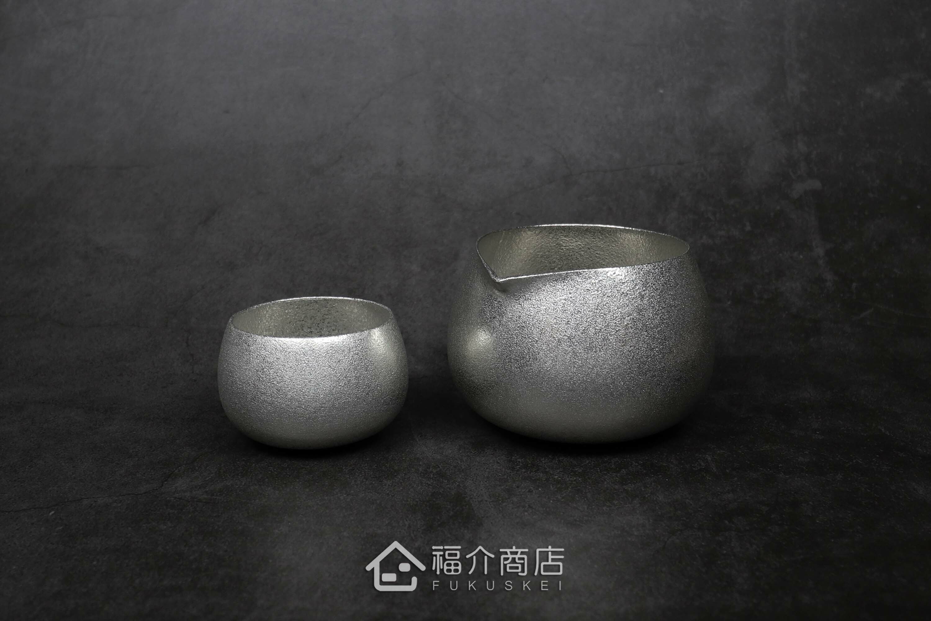 喝日本清酒的錫製杯子