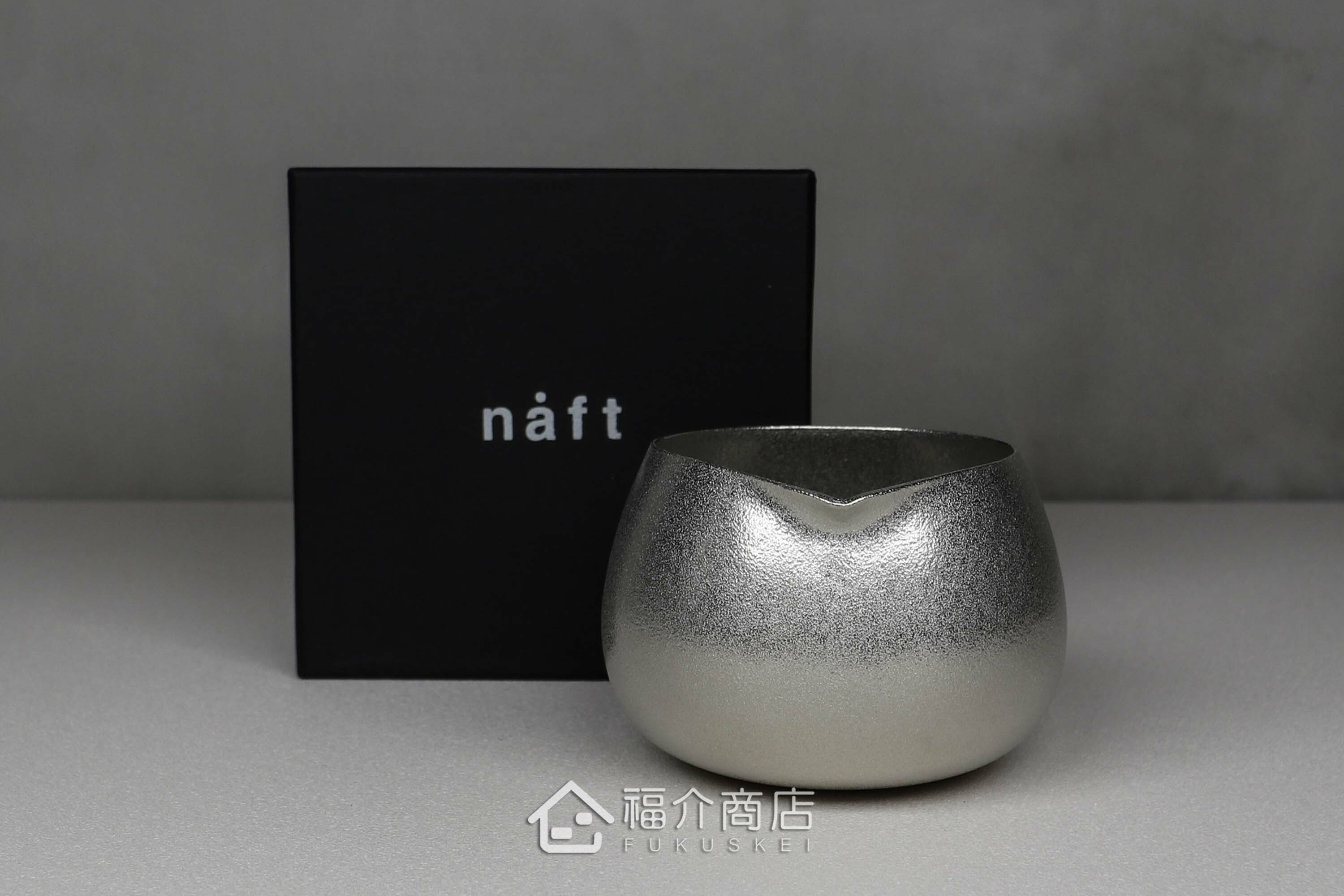 喝日本清酒的錫製酒器附壺嘴