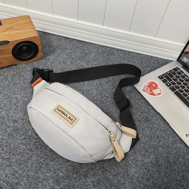 Popular casual crossbody bag, sports backpack, outdoor shoulder bag (light gray)