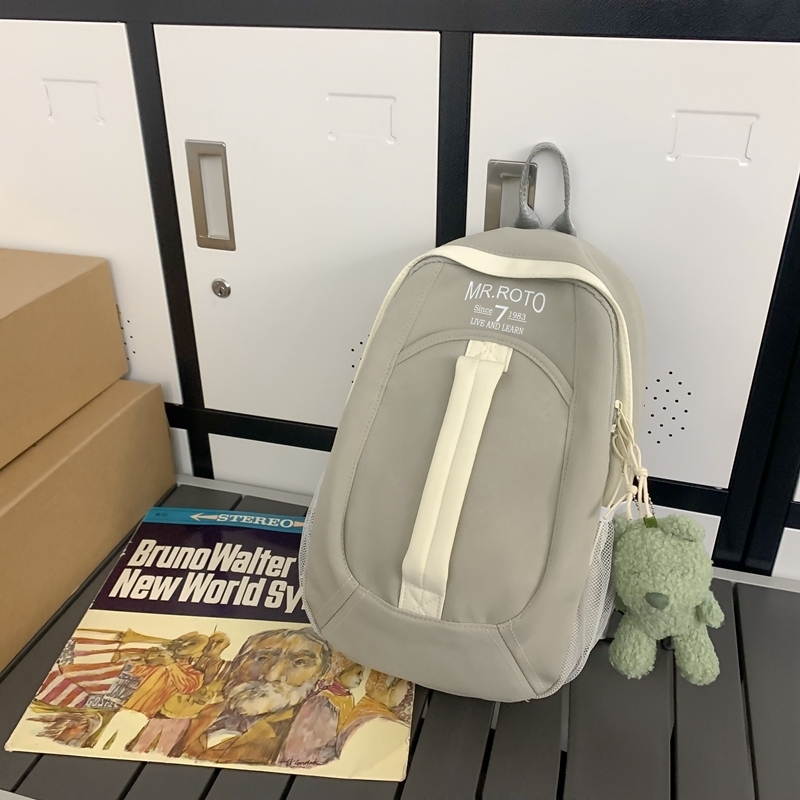 Popular casual crossbody bag, sports backpack, outdoor shoulder bag (grey [with bean green faceless bear])