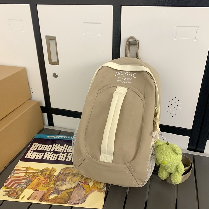 Popular casual crossbody bag, sports backpack, outdoor shoulder bag (khaki [with light green faceless bear])
