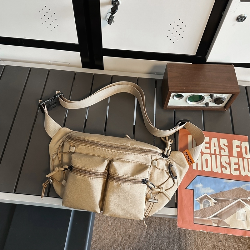 Popular casual crossbody bag, sports backpack, outdoor shoulder bag (khaki)