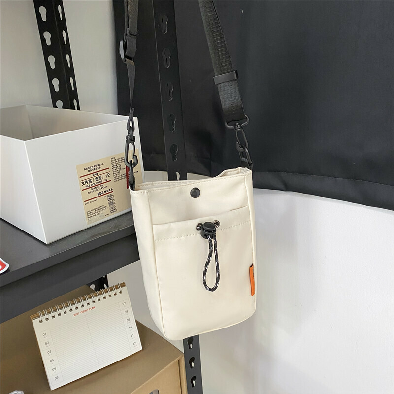 Popular casual crossbody bag, sports backpack, outdoor shoulder bag (white)
