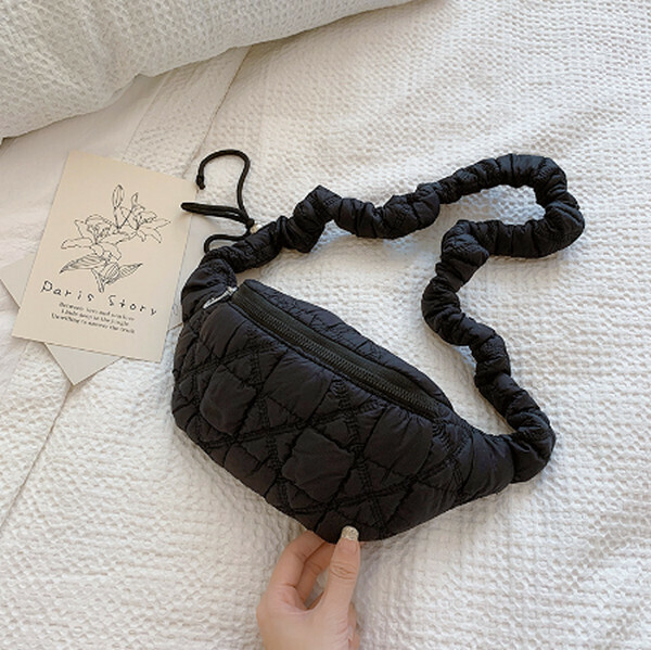 Hot Recommended Solid Color Pleated Shoulder Crossbody Bag [Black]