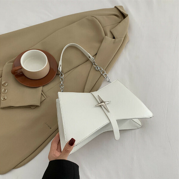 Hot Recommended Retro Commuting Chain Shoulder Crossbody Bag [White]