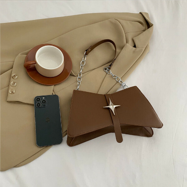 Hot Recommended Retro Commuting Chain Shoulder Crossbody Bag [Brown]