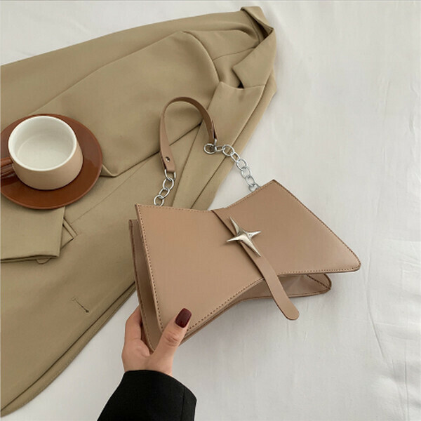 Hot Recommended Retro Commuting Chain Shoulder Crossbody Bag [Khaki Color]