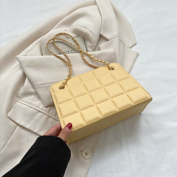 Popular Commuting Textured Chain Shoulder Crossbody Bag [Yellow]
