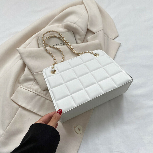 Popular Commuting Textured Chain Shoulder Crossbody Bag [White]