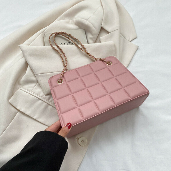 Popular Commuting Textured Chain Shoulder Crossbody Bag [Pink]