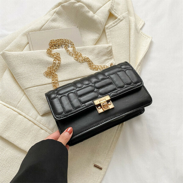 Hotly recommended chain shoulder crossbody bag [black]