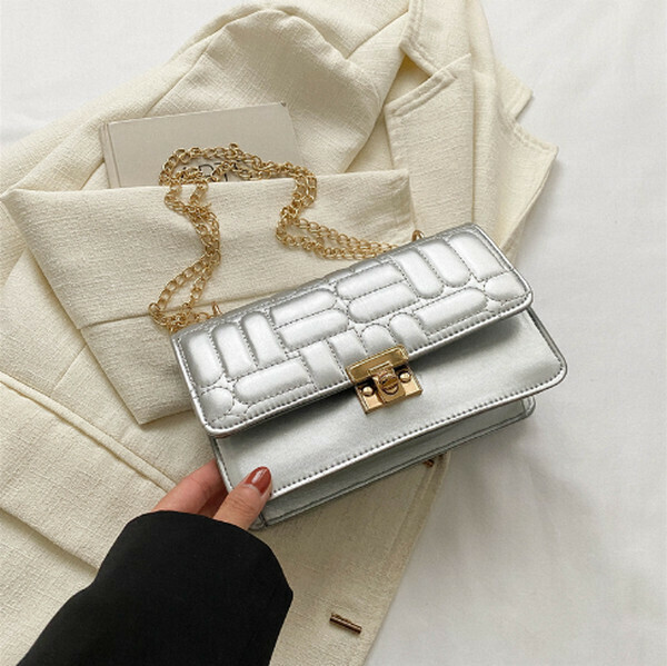 Hotly recommended chain shoulder crossbody bag [silver]