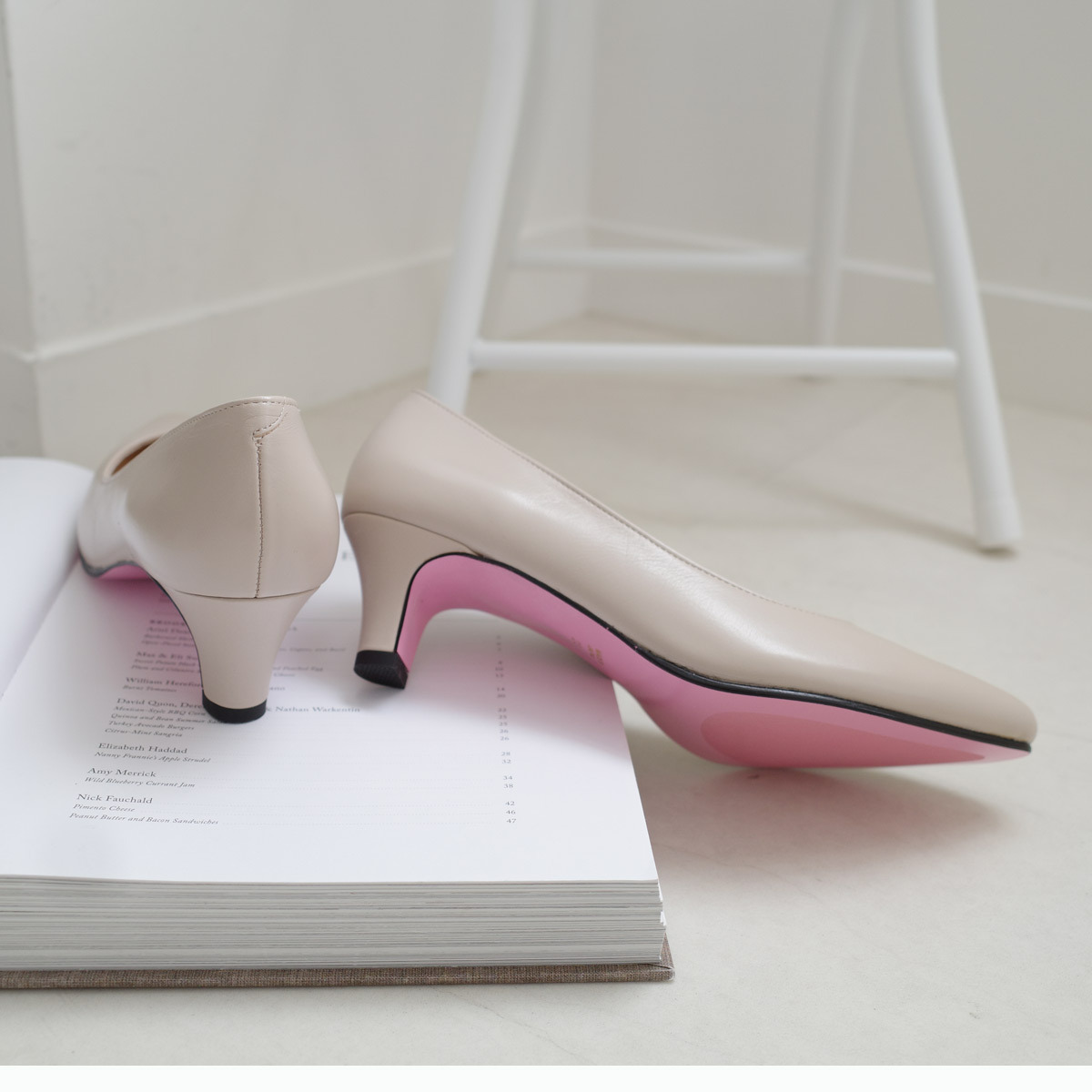 Point nine日本製真皮女用低調粉色鞋底尖頭高跟鞋5公分