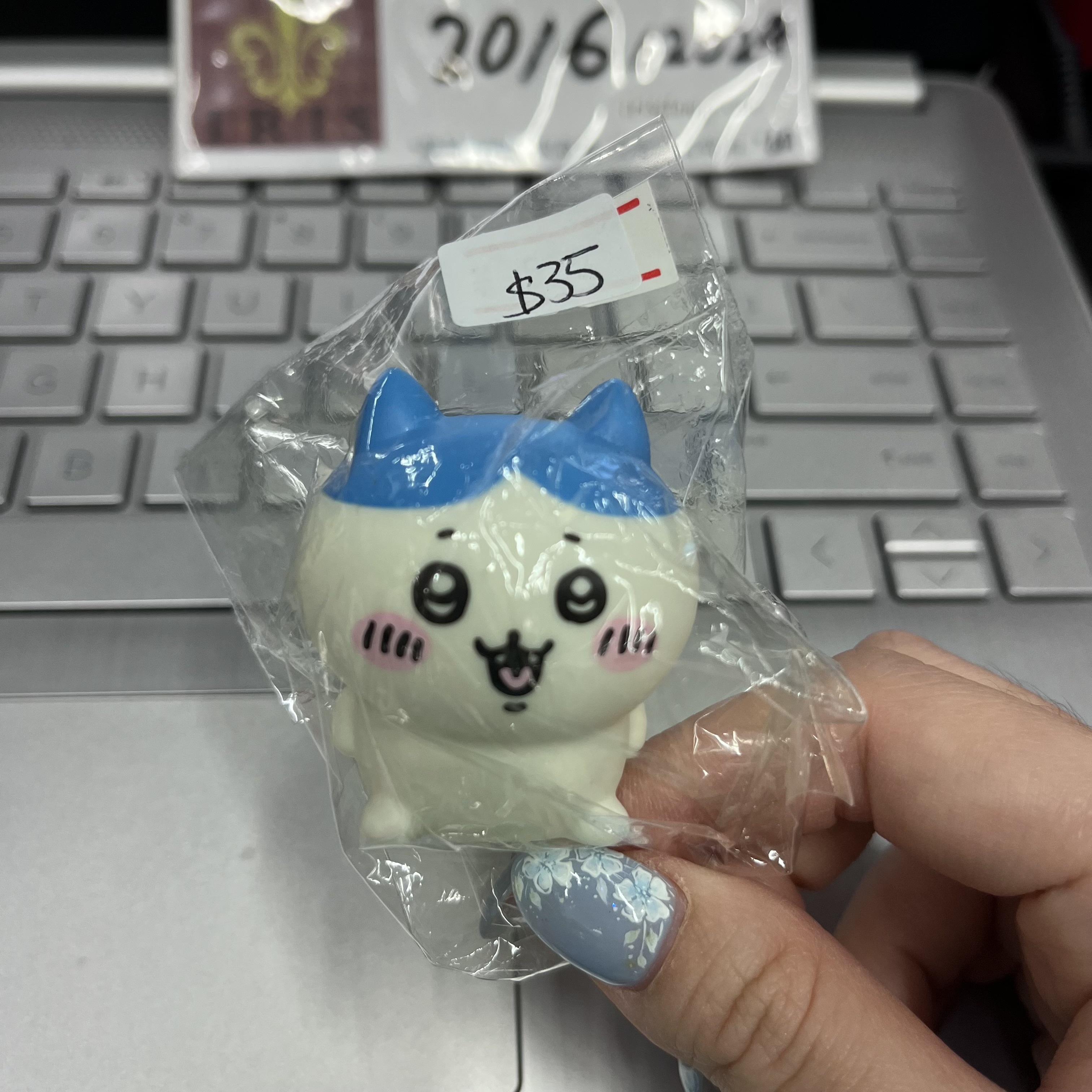 CHIIKAWA 八字貓 figure