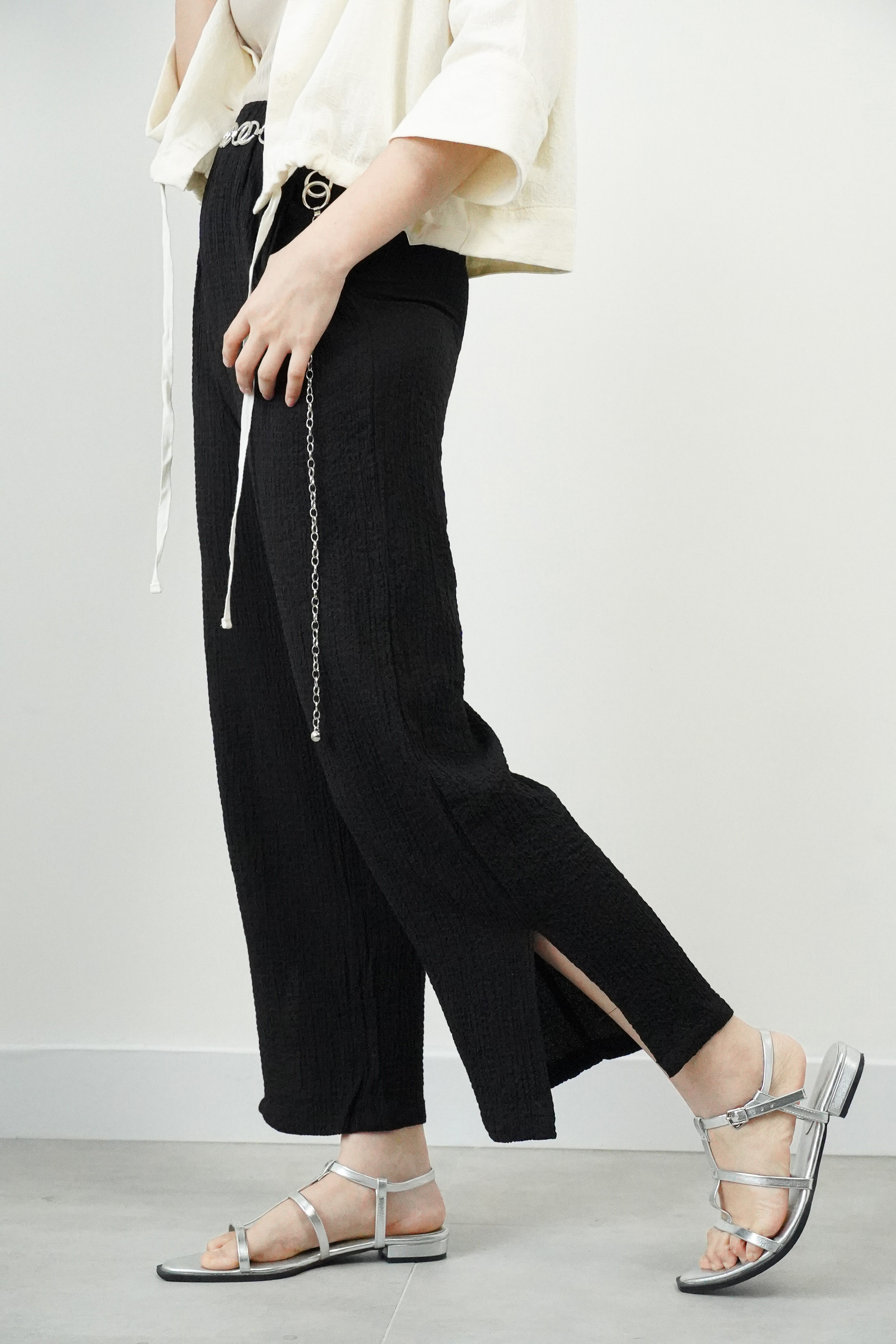 9557｜超舒適～側小開衩肌理紋長褲