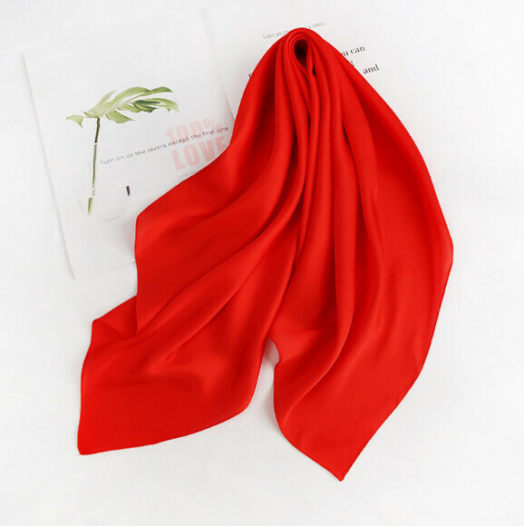 爆款百搭仿真絲絲巾（大紅色）（尺寸：70*70cm）