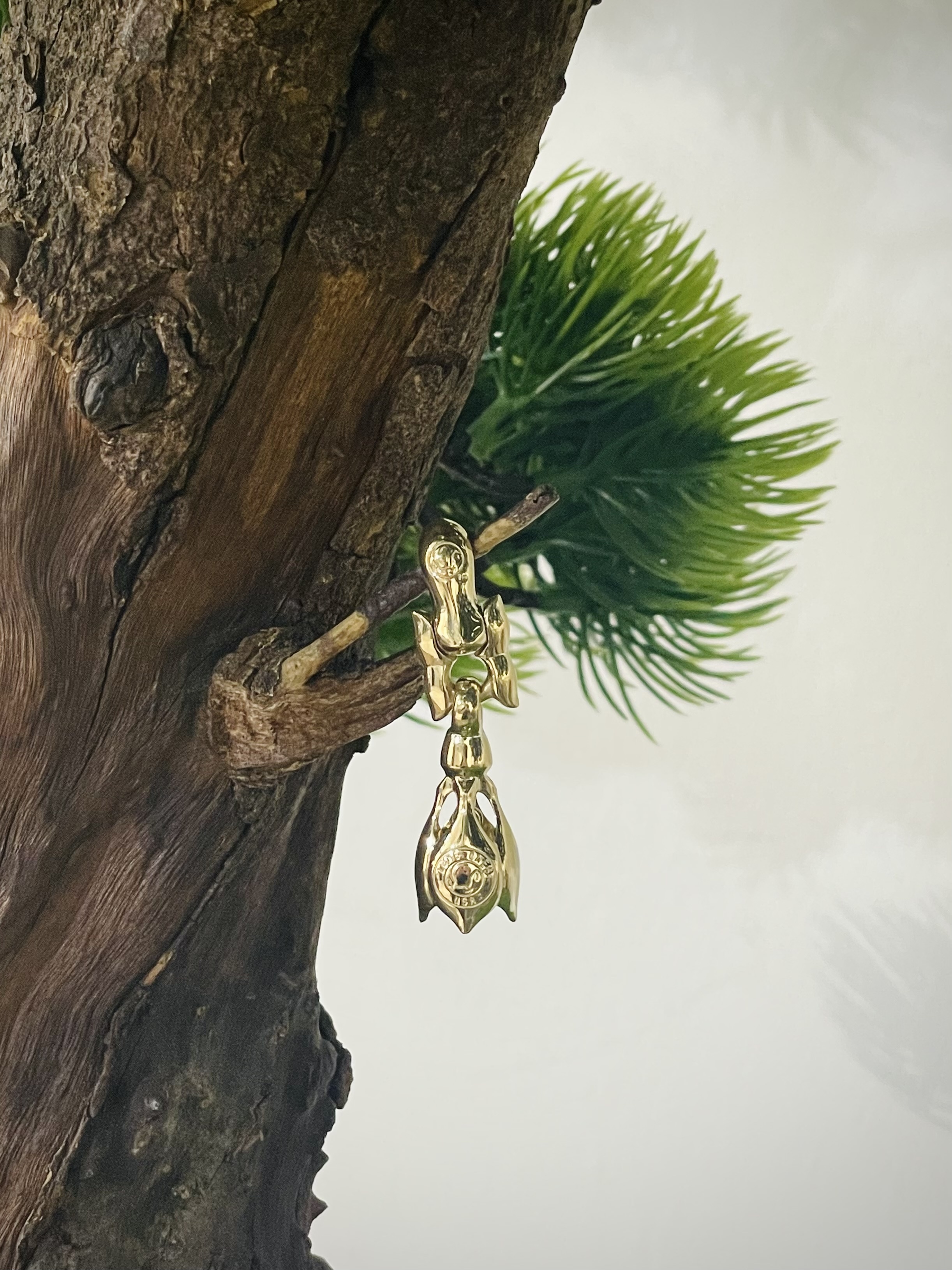 Lone Ones Key Clasp Tear Bell S 18K Yellow Gold