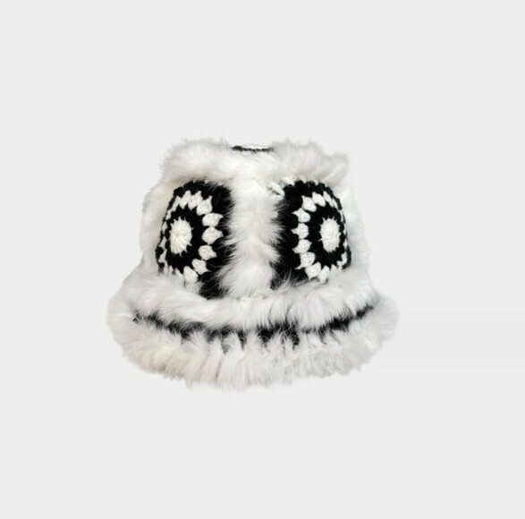 Hot recommended Chinese style warm knitted fisherman hat (black and white)