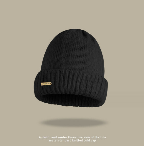 Popular style loose thickened knitted hat with metal label (A-391CHT black)