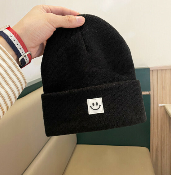 Popular smiley face logo pullover knitted hat (G120 black)