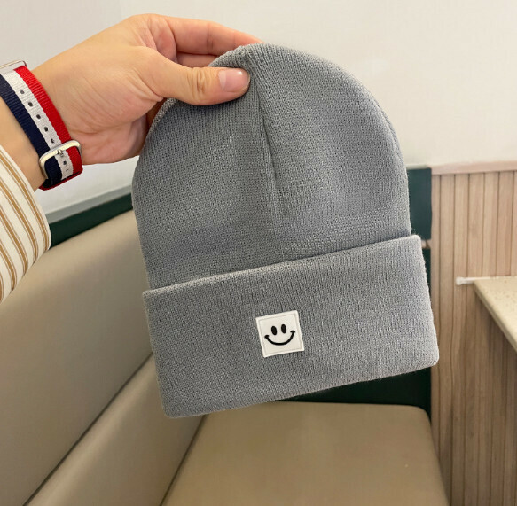 Popular smiley face logo pullover knitted hat (G120 gray)