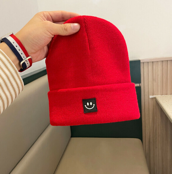 Hot style smiley face logo pullover knitted hat (G120 red)