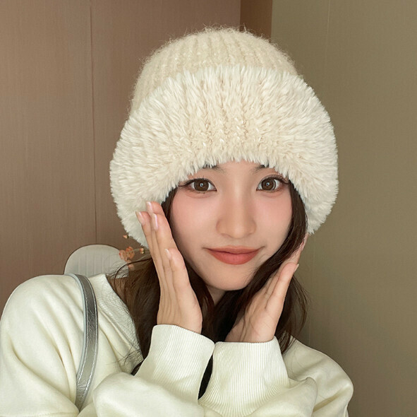 Popular warm and ear-protecting plush knitted fabric (A-477 beige)