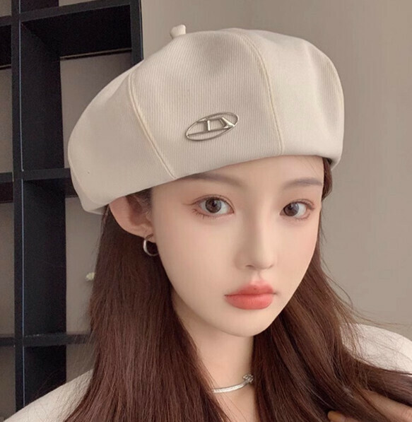 Popular breathable and versatile D letter beret (E-528 beige)