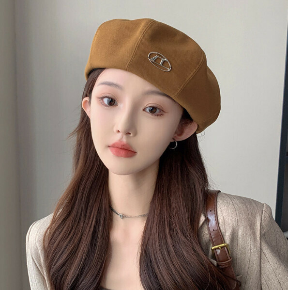 Popular breathable and versatile D letter beret (E-528 brown)