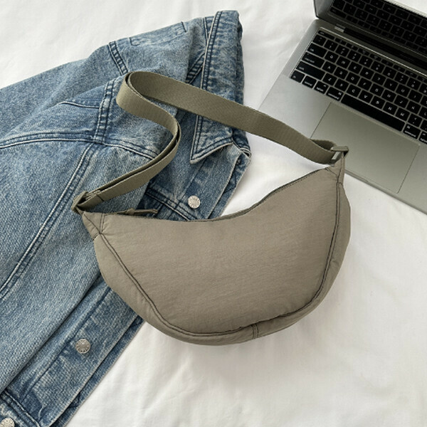 New solid color versatile one-shoulder crossbody bag casual dumpling bag [green]
