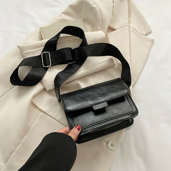 New casual wide shoulder strap small square bag retro single shoulder crossbody bag [black]