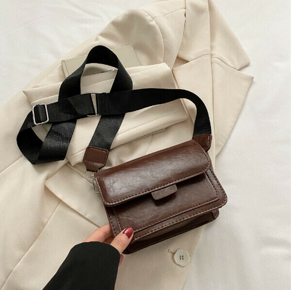 New casual wide shoulder strap small square bag retro single shoulder crossbody bag [coffee color]
