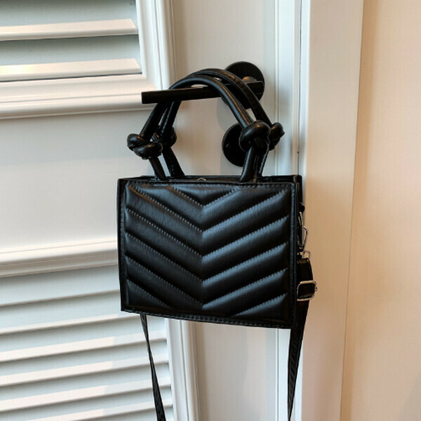 New solid color knotted handbag shoulder crossbody bag [black]