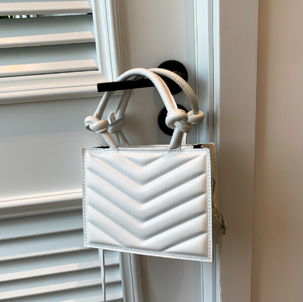 New solid color knotted handbag shoulder crossbody bag [white]