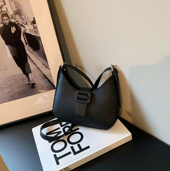 New versatile solid color single shoulder crossbody bag [black]