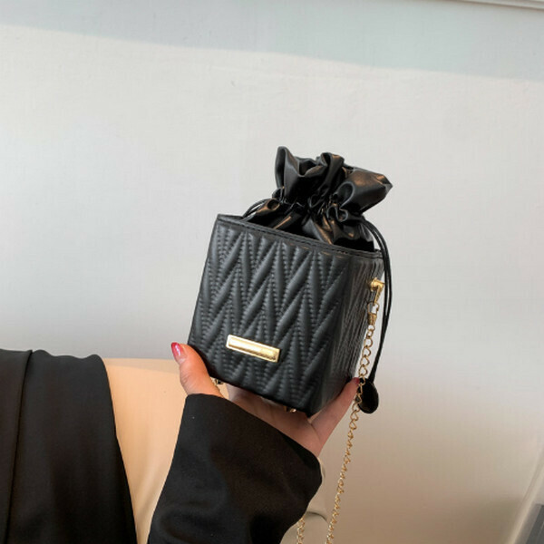 New diamond embroidery drawstring crossbody bag [black]
