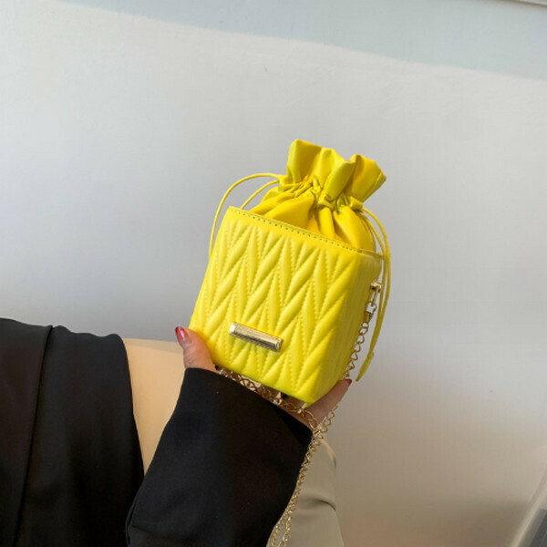New diamond embroidery drawstring crossbody bag [yellow]