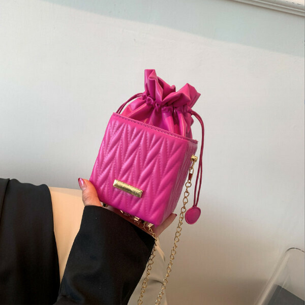 New diamond embroidery drawstring crossbody bag [rose red]