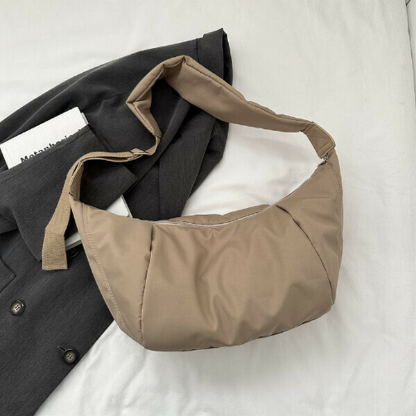 New solid color large capacity shoulder bag crossbody bag dumpling bag [khaki]